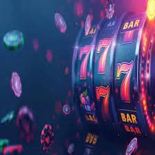 mmkjl3 Myanmar National League — ဘောလုံးပွဲကြည့်ရင်း Live Bet တင်နေသောအားကစားသမားများ